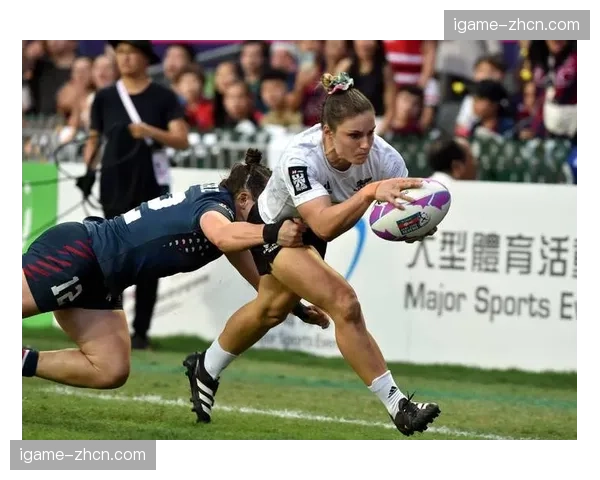 汇丰7人橄榄球系列赛新加坡站女子组，新西兰队大比分零封澳大利亚夺冠