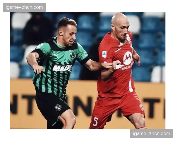 蒙扎主场对阵萨索洛,比赛因球员受伤治疗频繁中断,节奏支离破碎